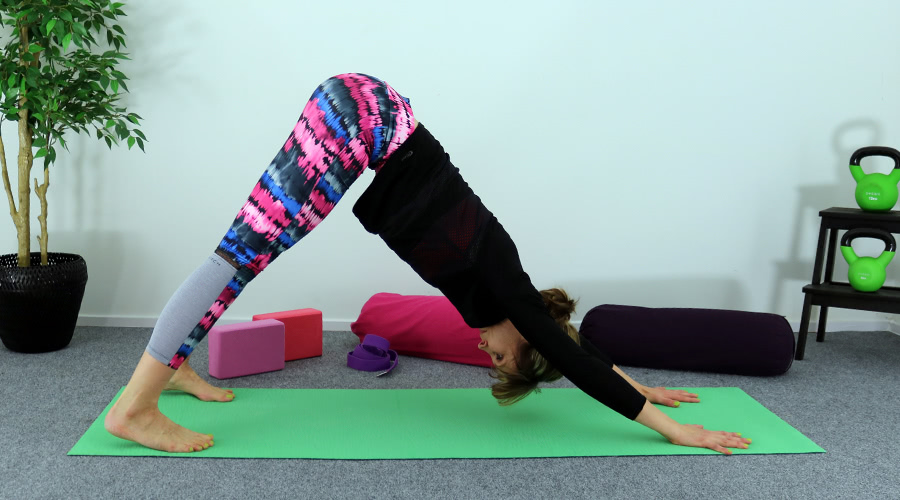 Istumatyöntekijän joogavenytykset 16